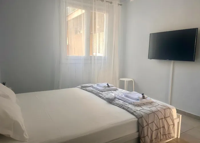 Aktis Apartment 3 Near Airport